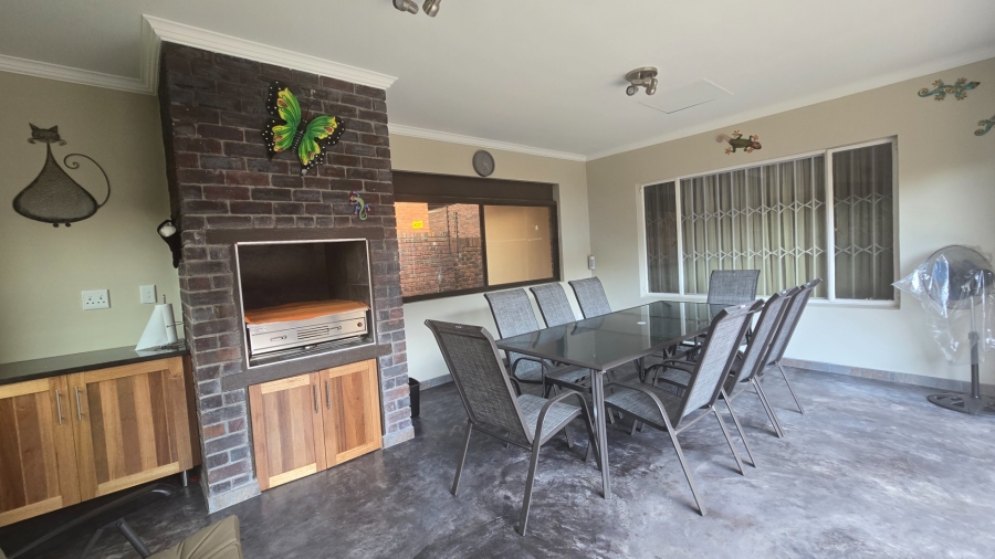 4 Bedroom Property for Sale in Safari Gardens North West